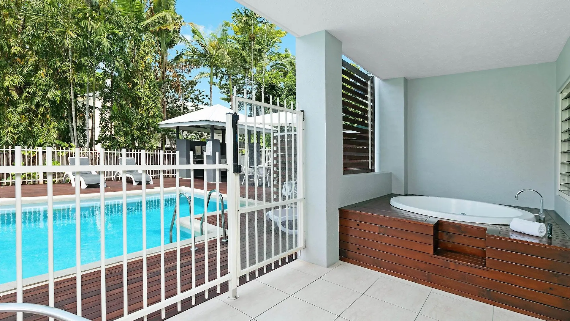 Aparthotel Mantra Aqueous On Port Port Douglas