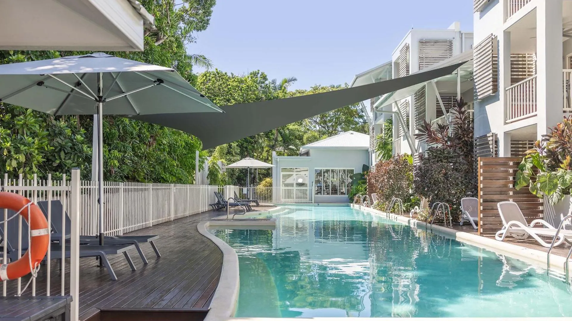 ****  Aparthotel Mantra Aqueous On Port Port Douglas Australia