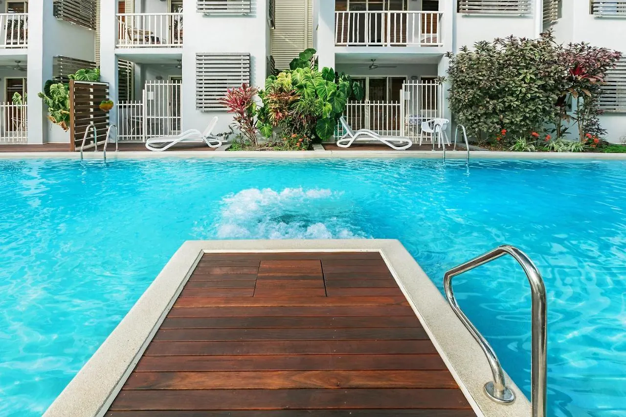 ****  Aparthotel Mantra Aqueous On Port Port Douglas Australia